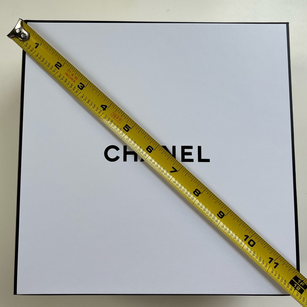 NEW Chanel Gift Box in Black & White for Handbags or Sunglasses and Jewelry - Picture 9 of 17